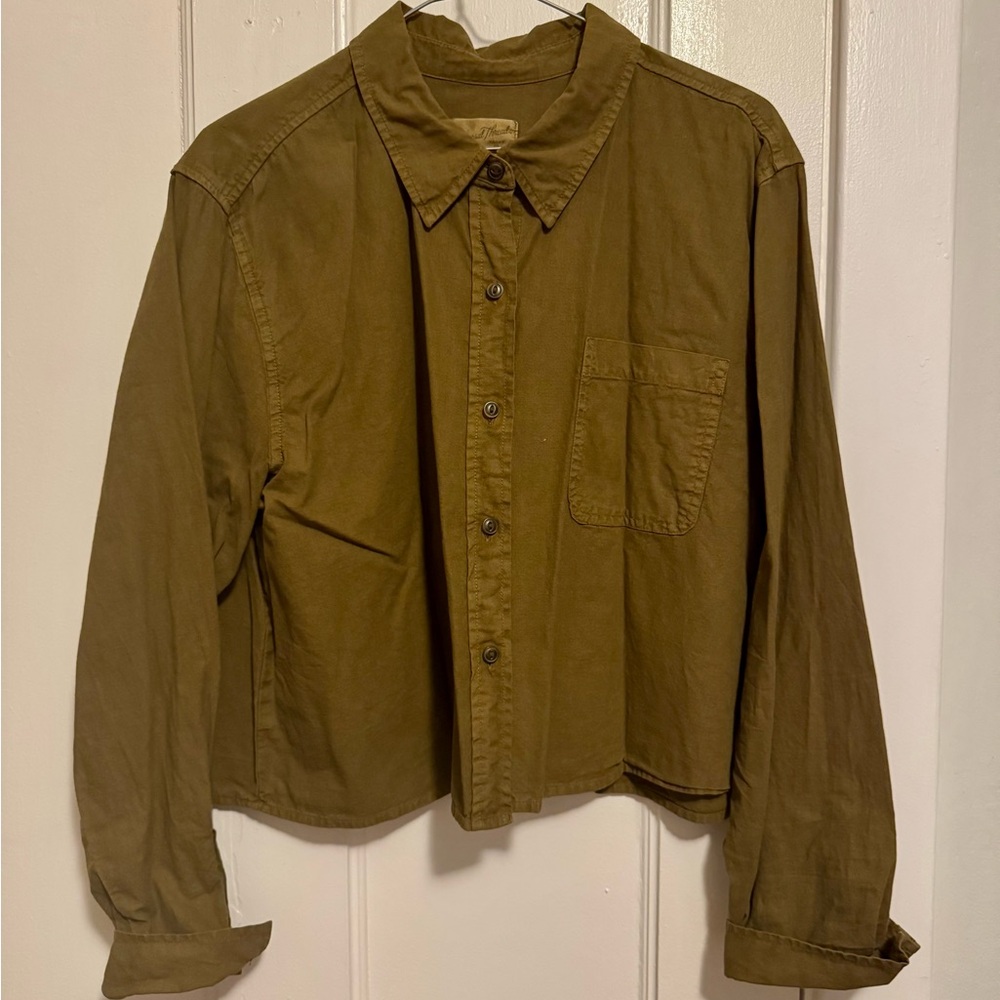 Universal Thread Cropped Button down